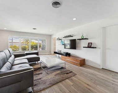 13 Little Harbor Way - Photo Thumbnail 5