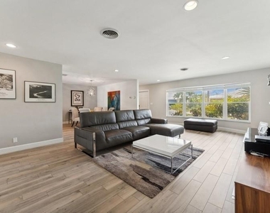 13 Little Harbor Way - Photo Thumbnail 6