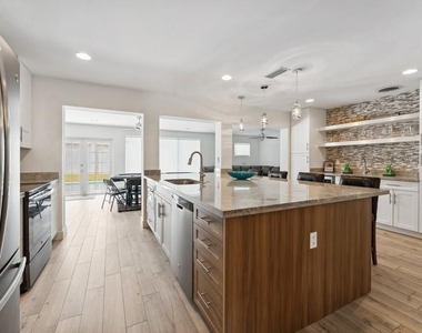 13 Little Harbor Way - Photo Thumbnail 8
