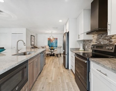 13 Little Harbor Way - Photo Thumbnail 9