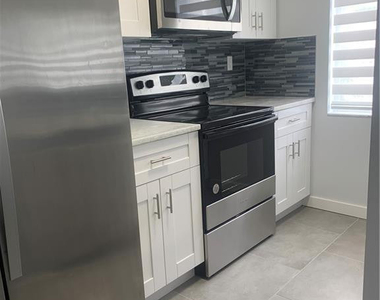 103 Riviera Circle - Photo Thumbnail 1