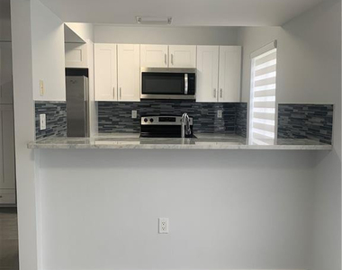 103 Riviera Circle - Photo Thumbnail 3