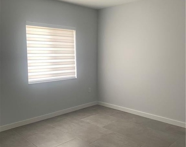 103 Riviera Circle - Photo Thumbnail 7