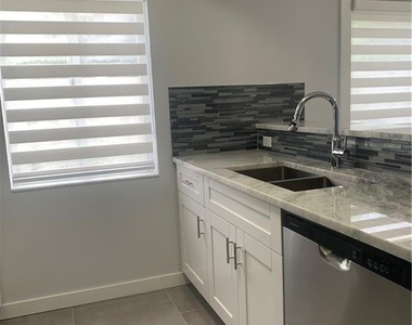 103 Riviera Circle - Photo Thumbnail 2