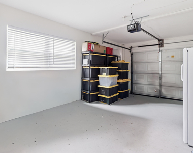 2657 Seneca Avenue - Photo Thumbnail 14