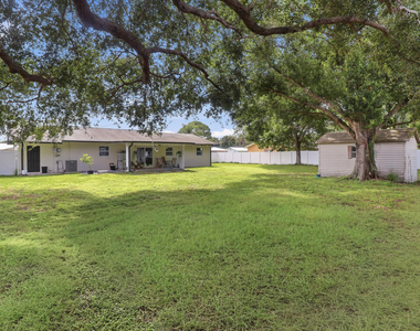 2657 Seneca Avenue - Photo Thumbnail 17