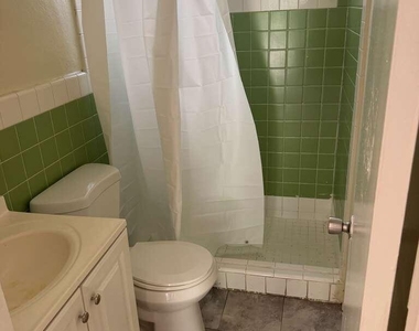 529 Nw 8th Avenue - Photo Thumbnail 1