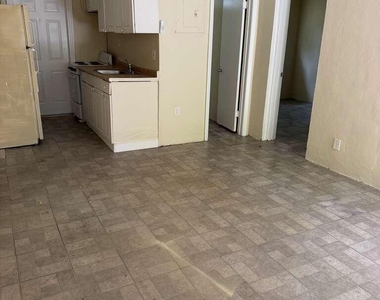 529 Nw 8th Avenue - Photo Thumbnail 4