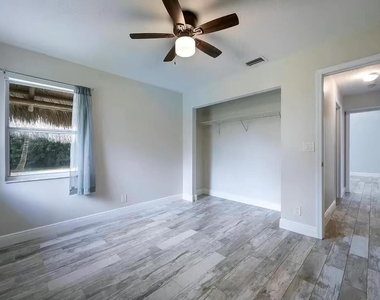13383 Temple Boulevard - Photo Thumbnail 12