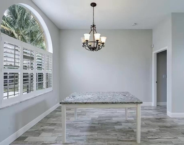 13383 Temple Boulevard - Photo Thumbnail 6
