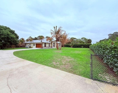 13383 Temple Boulevard - Photo Thumbnail 17