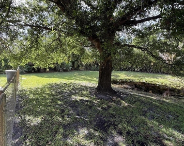 13383 Temple Boulevard - Photo Thumbnail 24
