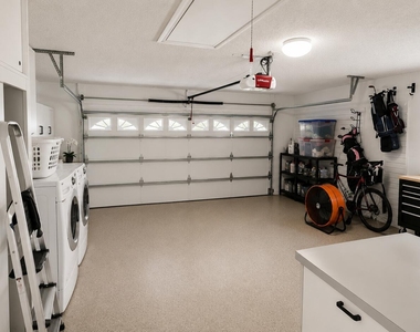 4107 Carriage Drive - Photo Thumbnail 10