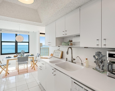 5480 N Ocean Drive - Photo Thumbnail 14