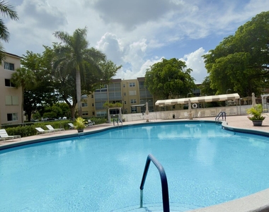 2801 Somerset Drive - Photo Thumbnail 51