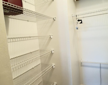 2801 Somerset Drive - Photo Thumbnail 40