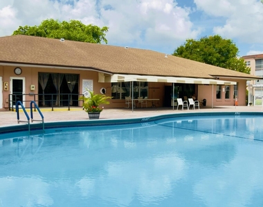 2801 Somerset Drive - Photo Thumbnail 56
