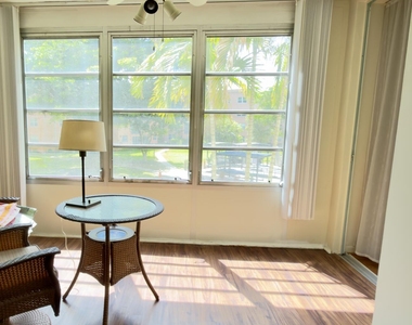 2801 Somerset Drive - Photo Thumbnail 20
