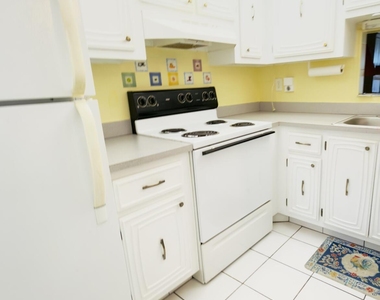 2801 Somerset Drive - Photo Thumbnail 12