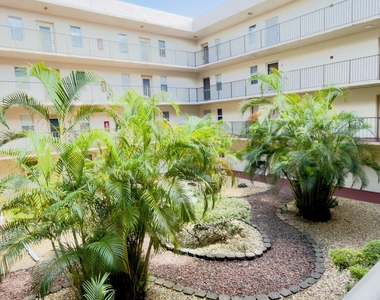 2801 Somerset Drive - Photo Thumbnail 8