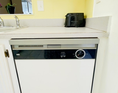 2801 Somerset Drive - Photo Thumbnail 15