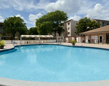 2801 Somerset Drive - Photo Thumbnail 52