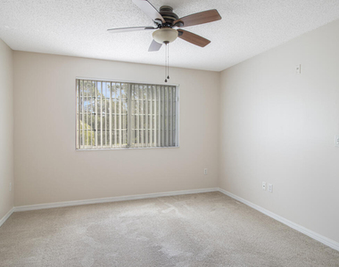 500 Crestwood Court N - Photo Thumbnail 14