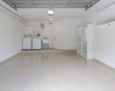 500 Crestwood Court N - Photo Thumbnail 18