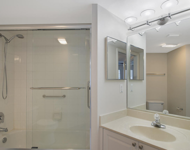 500 Crestwood Court N - Photo Thumbnail 9
