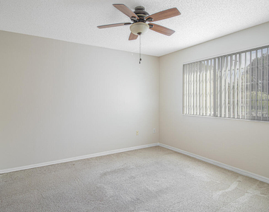 500 Crestwood Court N - Photo Thumbnail 13