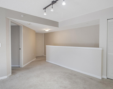 500 Crestwood Court N - Photo Thumbnail 12