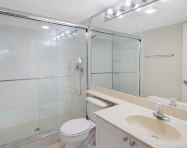 500 Crestwood Court N - Photo Thumbnail 15