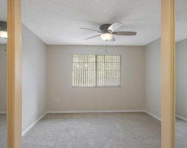 500 Crestwood Court N - Photo Thumbnail 6