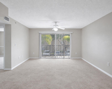 500 Crestwood Court N - Photo Thumbnail 11