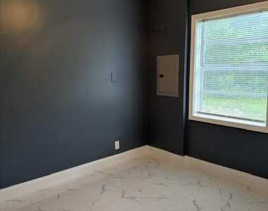 3056 Ford Road - Photo Thumbnail 1