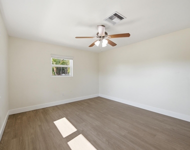 351 Wickline Boulevard - Photo Thumbnail 7