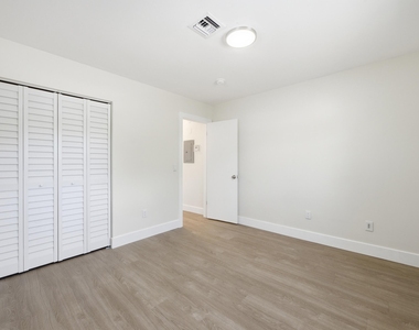 351 Wickline Boulevard - Photo Thumbnail 16