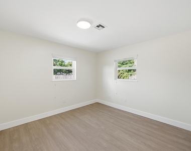 351 Wickline Boulevard - Photo Thumbnail 14