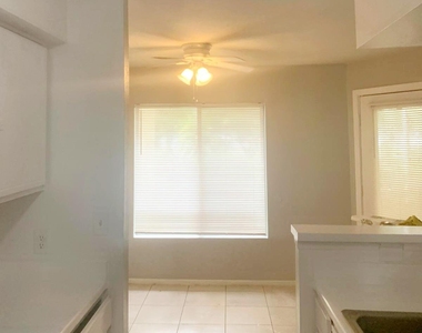 2667 Nw 33rd Street - Photo Thumbnail 7