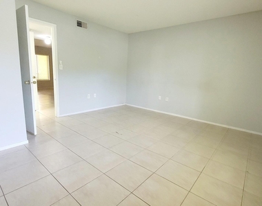 2667 Nw 33rd Street - Photo Thumbnail 20