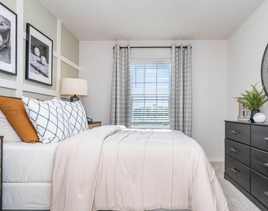 12777 Sw Forli Way - Photo Thumbnail 8