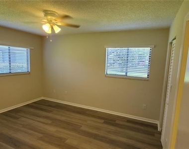 9706 S Belfort Circle - Photo Thumbnail 16