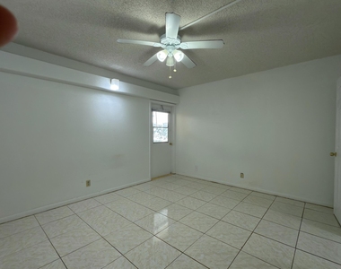 636 Nw 13th Street - Photo Thumbnail 8