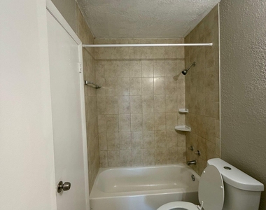 2130 Nw 58th Avenue - Photo Thumbnail 3
