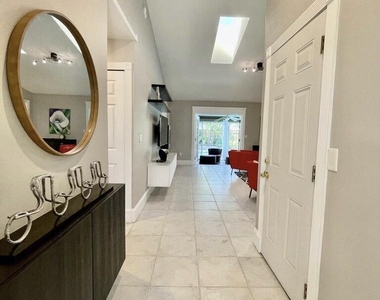 1259 Denlow Lane - Photo Thumbnail 3