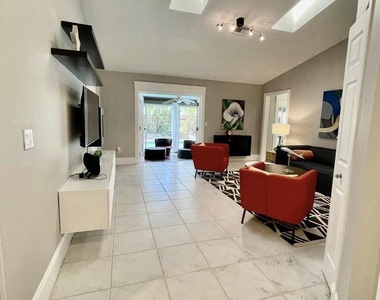 1259 Denlow Lane - Photo Thumbnail 4