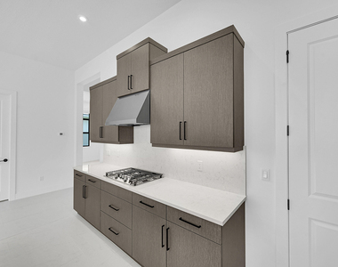 9528 St. Germain Drive - Photo Thumbnail 16