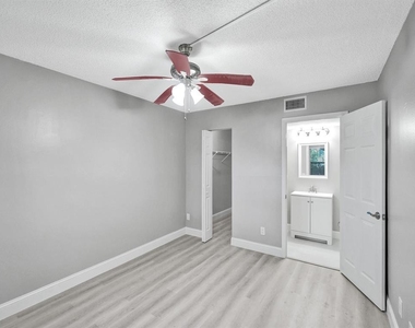 821 Nw 103rd Avenue - Photo Thumbnail 11