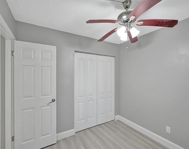 821 Nw 103rd Avenue - Photo Thumbnail 4