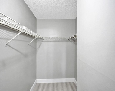 821 Nw 103rd Avenue - Photo Thumbnail 13